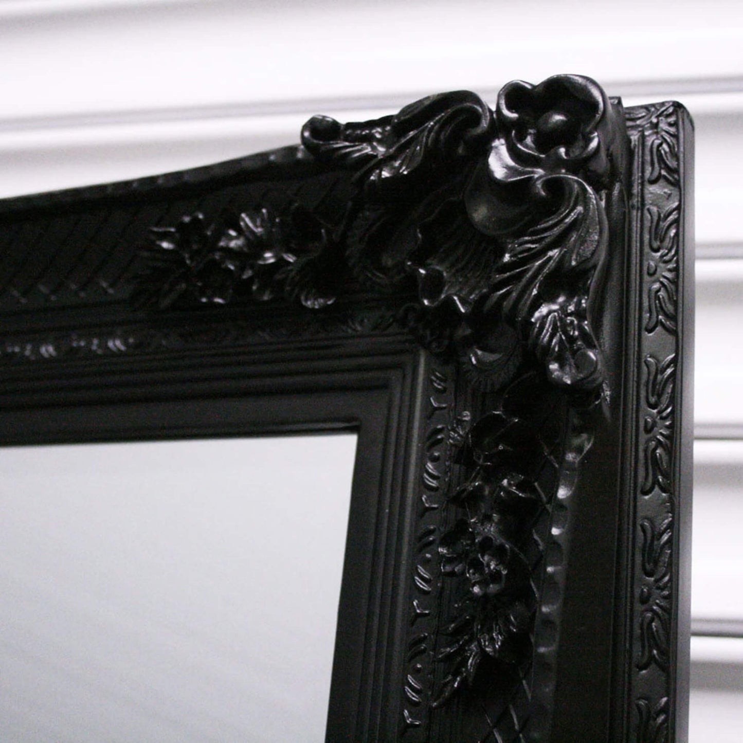 Chelsea Leaner Floor Mirror Frame Detail