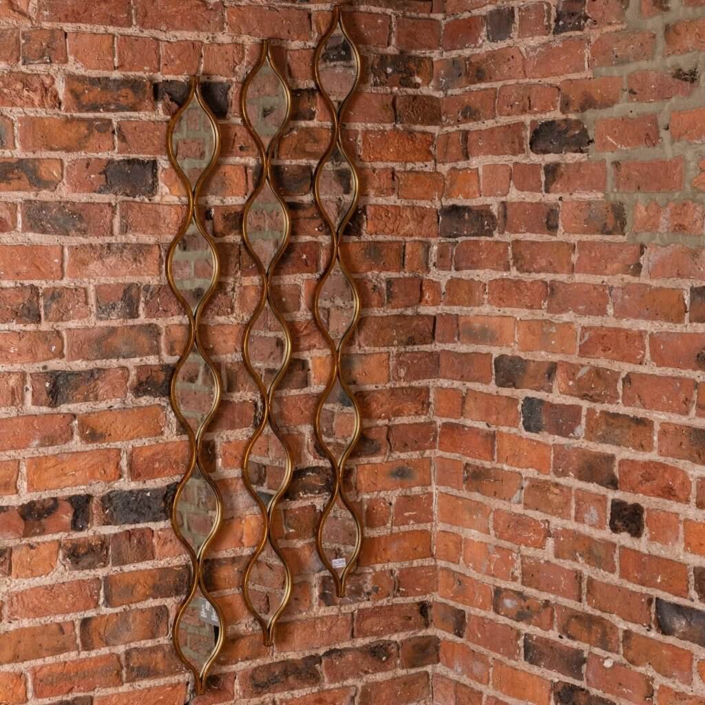 Decorative Hanging Mirror Gold in Situ
