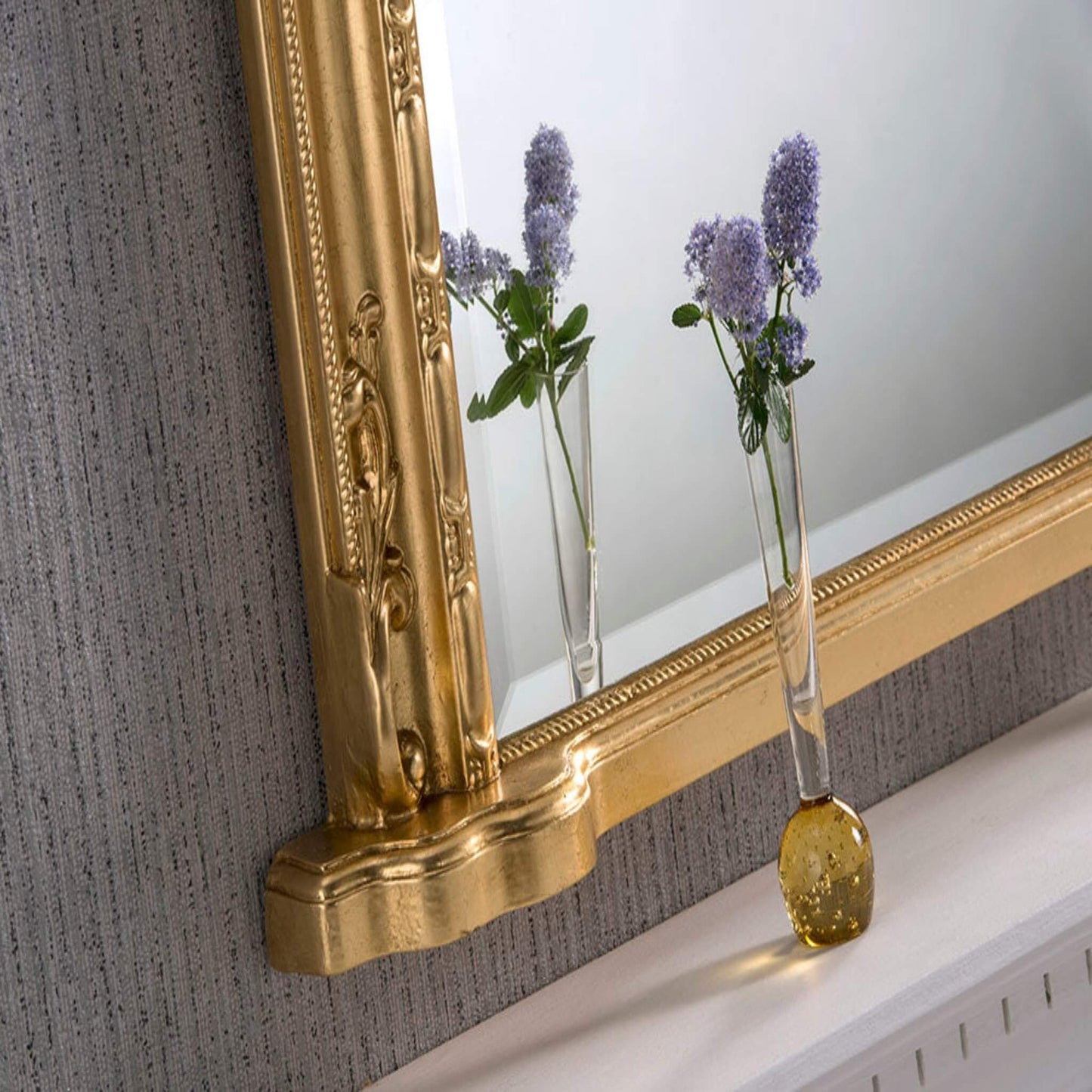 Windsor OverMantle Gold Mirror - Detail of the Frame