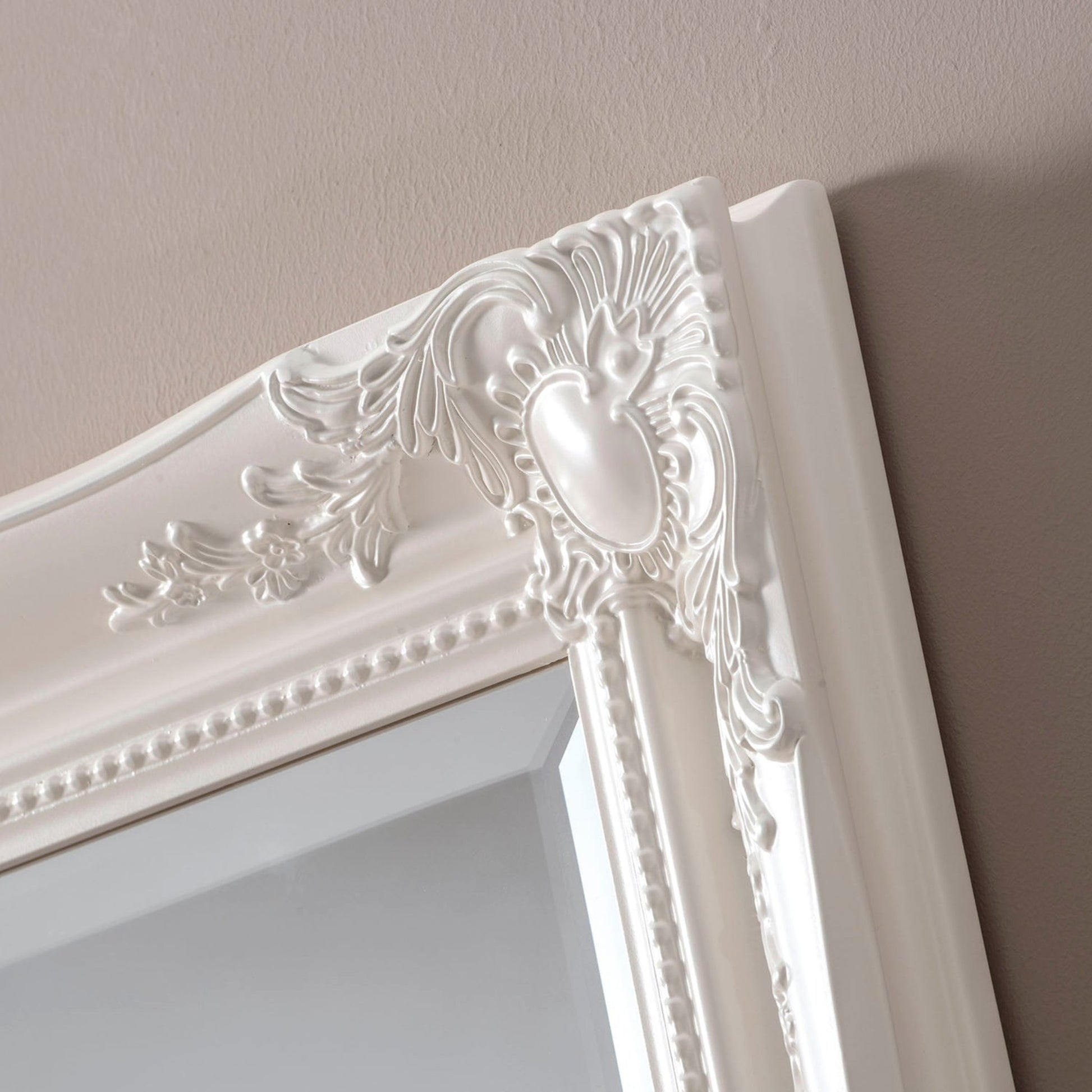 Cheval_Wall_Mirror_in_White_Detail