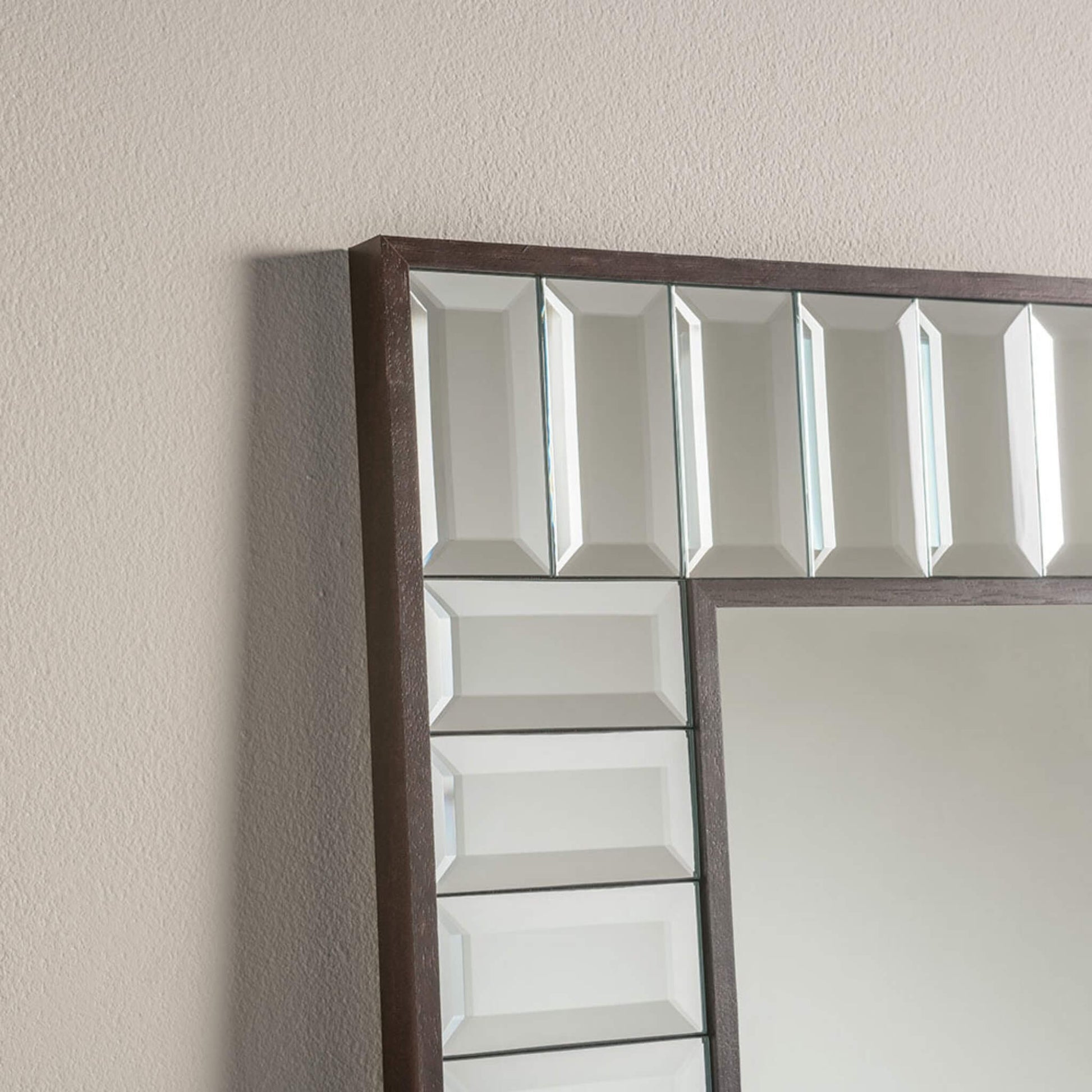 St Tropez Leaner Floor Mirror Wenge Detail