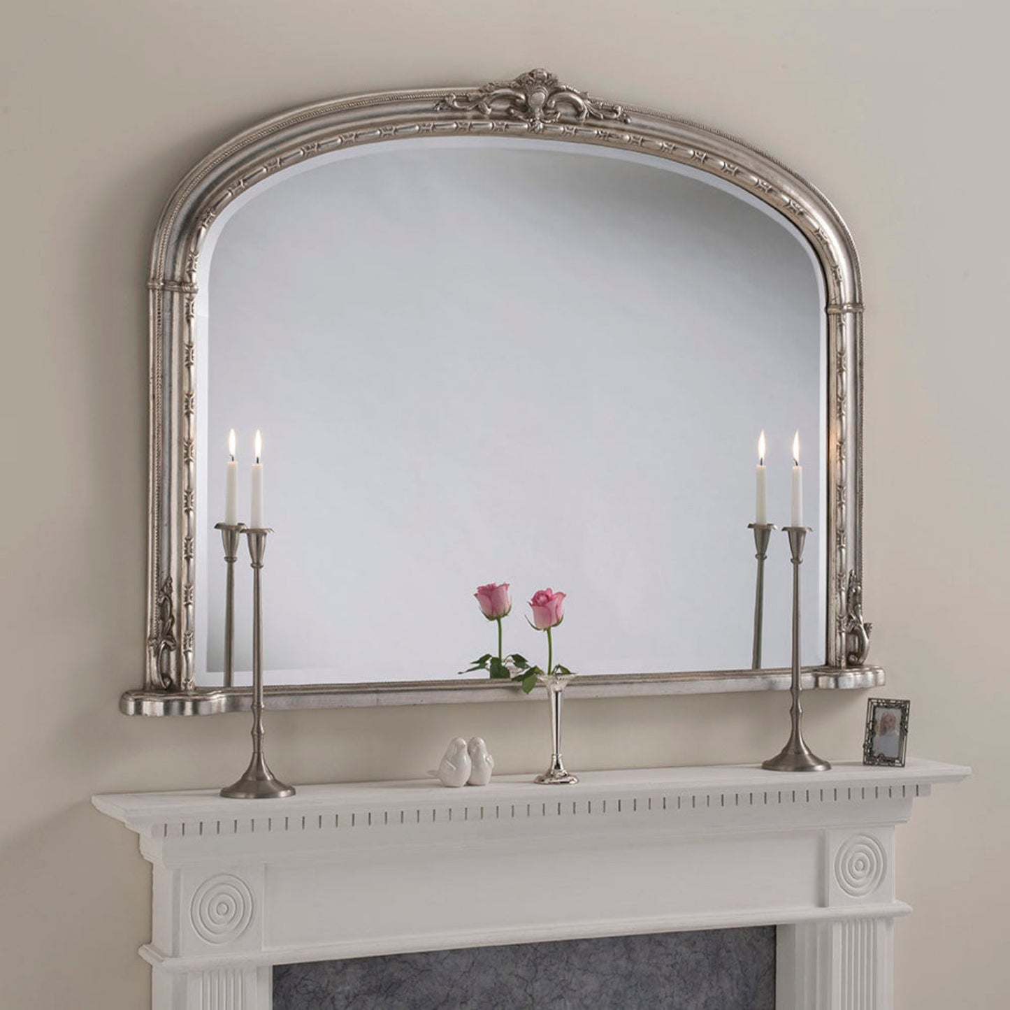 Windsor_Over-Mantle_Silver_in situ